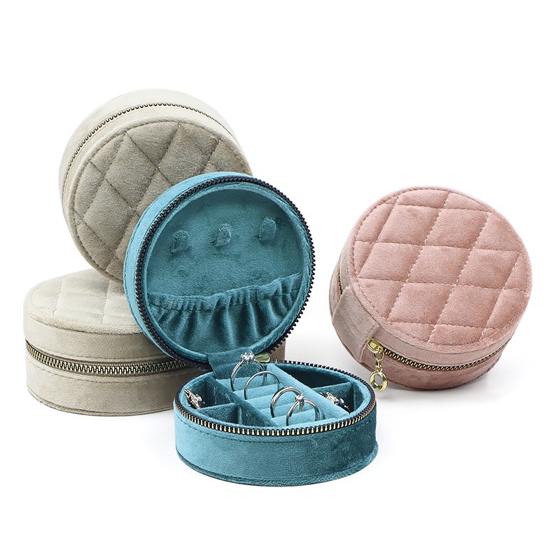 Round Diamond Velvet Travel Je - Travel Accessories Display review and price
